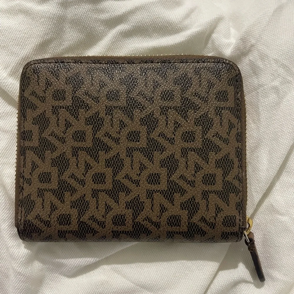 DKNY Small Bryant Brown Monogram Zip-Around Leather Wallet - Picture 2 of 8